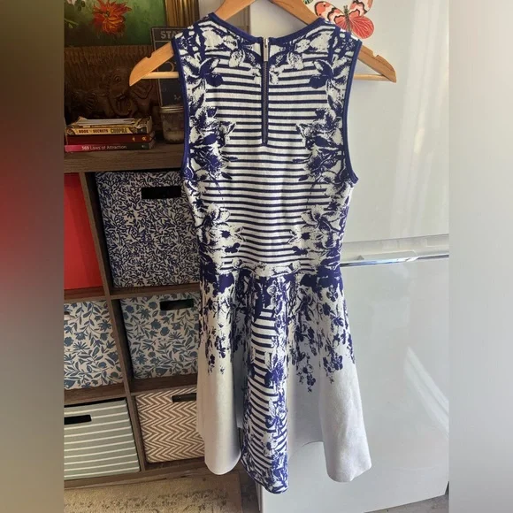 Karen Millen blue and white floral print dress size medium - Picture 7 of 12